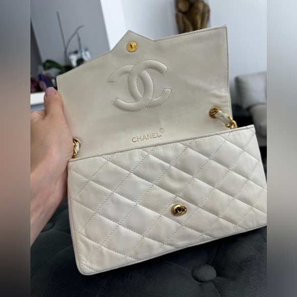 ❗️SALE❗️LOT 1288 24K gold plated chanel vintage mini flap with XL CC - Picture 6 of 14